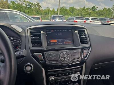 2019 Nissan Pathfinder SV - zdjęcie 10 z 25 - miniatura