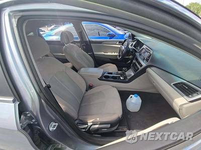 2015 Hyundai Sonata SE - zdjęcie 18 z 31 - miniatura