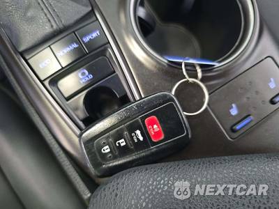 2021 Toyota Camry XSE - zdjęcie 8 z 26 - miniatura