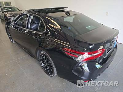 2021 Toyota Camry XSE - zdjęcie 2 z 26 - miniatura