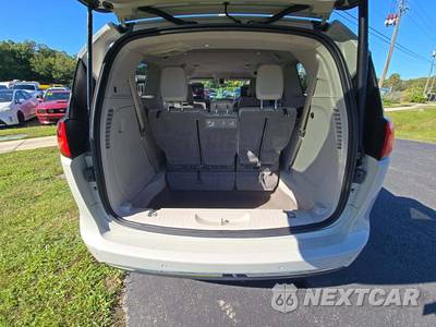 2020 Chrysler Pacifica Touring L Plus 121.6" WB - zdjęcie 15 z 24 - miniatura