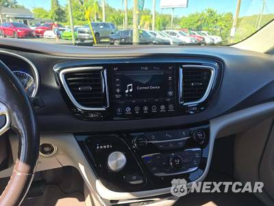 2020 Chrysler Pacifica Touring L Plus 121.6" WB - zdjęcie 10 z 24 - miniatura