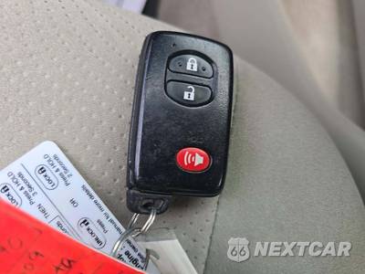2010 Toyota Prius III - zdjęcie 8 z 23 - miniatura