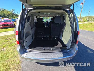 2016 Chrysler Town & Country Touring 121.2" WB - zdjęcie 15 z 25 - miniatura