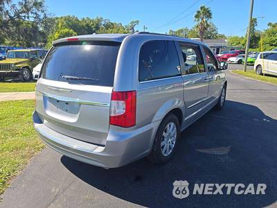 2016 Chrysler Town & Country Touring 121.2" WB - zdjęcie 3 z 25 - miniatura