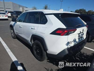 2022 Toyota RAV4 LE - zdjęcie 2 z 21 - miniatura