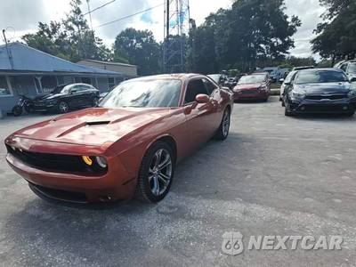 2020 Dodge Challenger SXT - zdjęcie 1 z 27 - miniatura