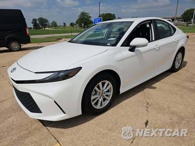 2026 Toyota Camry LE - zdjęcie 1 z 24 - miniatura