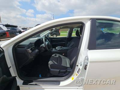 2026 Toyota Camry LE - zdjęcie 6 z 24 - miniatura
