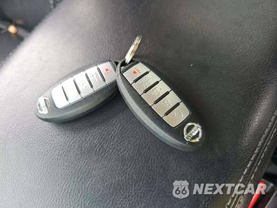 2017 Nissan Pathfinder SL - zdjęcie 8 z 24 - miniatura