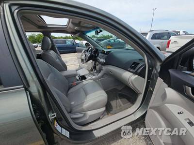 2010 Toyota Highlander SE - zdjęcie 19 z 32 - miniatura