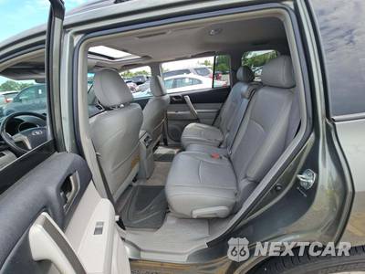 2010 Toyota Highlander SE - zdjęcie 13 z 32 - miniatura