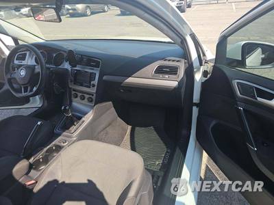 2015 Volkswagen Golf Launch Edition Hatchback - zdjęcie 19 z 22 - miniatura