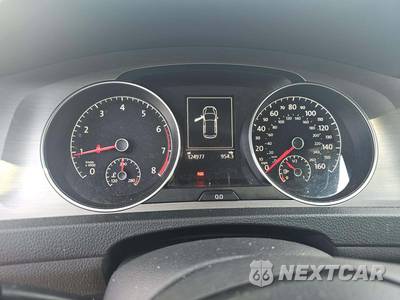 2015 Volkswagen Golf Launch Edition Hatchback - zdjęcie 9 z 22 - miniatura