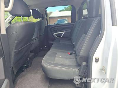 2019 Nissan TITAN SV Crew Cab Short Bed - zdjęcie 13 z 21 - miniatura