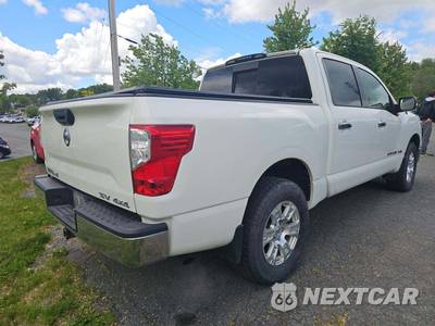2019 Nissan TITAN SV Crew Cab Short Bed - zdjęcie 3 z 21 - miniatura