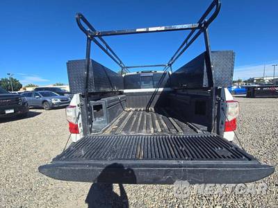 2017 Nissan TITAN XD PRO-4X Crew Cab Medium Bed - zdjęcie 14 z 23 - miniatura