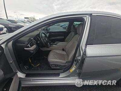 2021 Toyota Camry XLE - zdjęcie 6 z 30 - miniatura