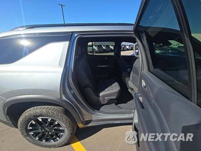 2025 Chevrolet Traverse Z71 - zdjęcie 13 z 25 - miniatura