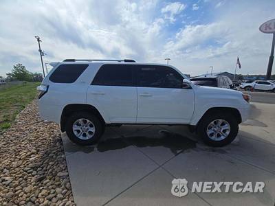 2021 Toyota 4Runner SR5 Premium - zdjęcie 4 z 27 - miniatura