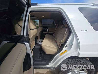 2021 Toyota 4Runner SR5 Premium - zdjęcie 13 z 27 - miniatura
