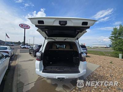 2021 Toyota 4Runner SR5 Premium - zdjęcie 14 z 27 - miniatura