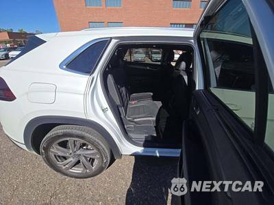 2024 Volkswagen Atlas Cross Sport 2.0T SEL R-Line - zdjęcie 13 z 22 - miniatura