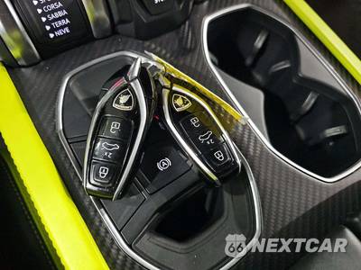 2022 Lamborghini Urus Graphite Capsule - zdjęcie 8 z 24 - miniatura