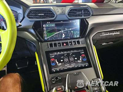 2022 Lamborghini Urus Graphite Capsule - zdjęcie 10 z 24 - miniatura