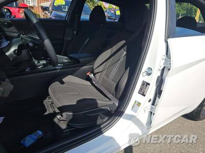 2026 Hyundai Elantra SEL Sport - zdjęcie 6 z 23 - miniatura