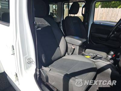 2019 Jeep Wrangler Unlimited Sahara - zdjęcie 18 z 26 - miniatura