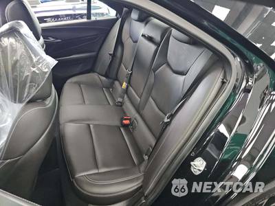 2026 Cadillac CT4-V Blackwing - zdjęcie 13 z 23 - miniatura