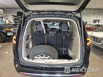 2024 Chrysler Pacifica Touring L 121.6" WB - zdjęcie 15 z 28 - miniatura