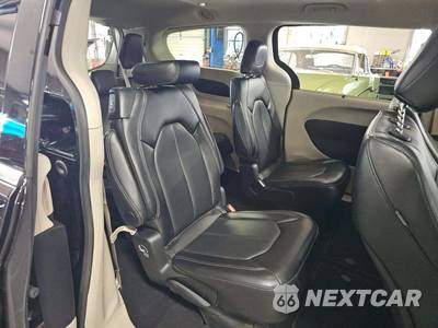 2024 Chrysler Pacifica Touring L 121.6" WB - zdjęcie 17 z 28 - miniatura
