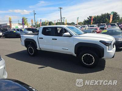 2024 Toyota Tacoma TRD Off-Road Crew Cab Medium Bed - zdjęcie 4 z 25 - miniatura
