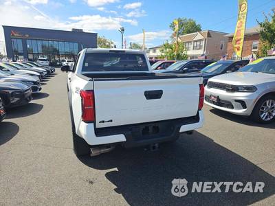 2024 Toyota Tacoma TRD Off-Road Crew Cab Medium Bed - zdjęcie 2 z 25 - miniatura