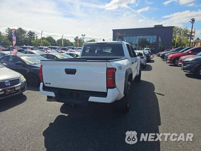 2024 Toyota Tacoma TRD Off-Road Crew Cab Medium Bed - zdjęcie 3 z 25 - miniatura