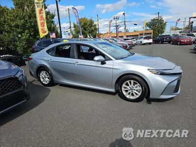 2026 Toyota Camry LE - zdjęcie 4 z 23 - miniatura