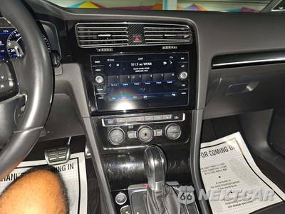 2018 Volkswagen Golf R Hatchback w/DCC & Navigation - zdjęcie 10 z 22 - miniatura