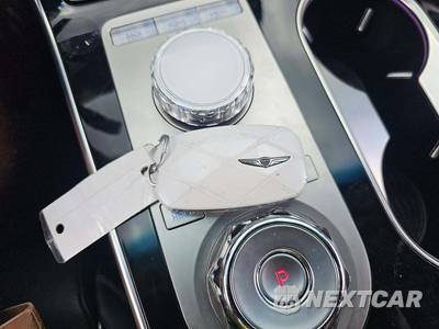 2025 Genesis GV80 2.5T Standard - zdjęcie 8 z 23 - miniatura