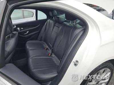 2019 Mercedes-Benz E 300 4MATIC Sedan - zdjęcie 13 z 26 - miniatura