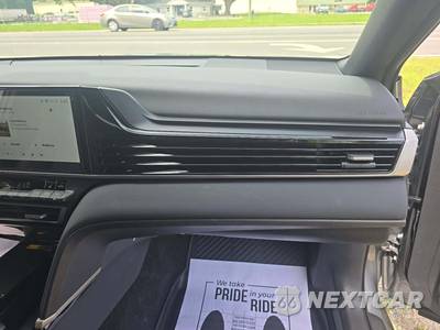 2026 Toyota Camry XSE - zdjęcie 16 z 17 - miniatura