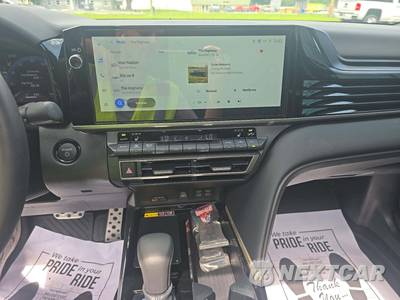 2026 Toyota Camry XSE - zdjęcie 7 z 17 - miniatura