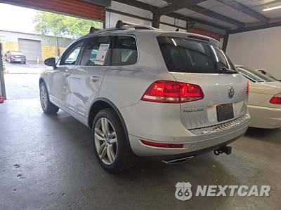 2012 Volkswagen Touareg TDI Executive - zdjęcie 2 z 22 - miniatura