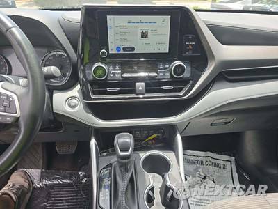 2024 Toyota Highlander LE - zdjęcie 7 z 18 - miniatura