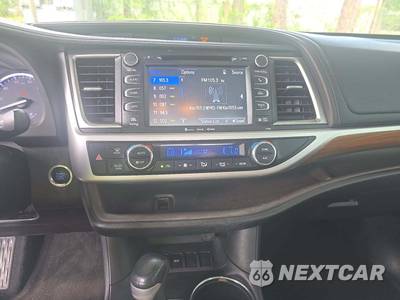 2019 Toyota Highlander Limited - zdjęcie 10 z 29 - miniatura