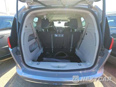 2020 Chrysler Pacifica Touring L Plus 121.6" WB - zdjęcie 15 z 27 - miniatura