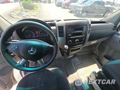 2016 Mercedes-Benz Sprinter 2500 Worker Cargo Van Standard Roof 144.3" WB - zdjęcie 10 z 24 - miniatura
