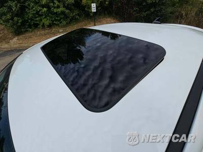 2025 Hyundai Elantra Limited - zdjęcie 12 z 23 - miniatura