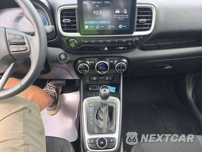 2026 Hyundai Venue SEL - zdjęcie 7 z 20 - miniatura